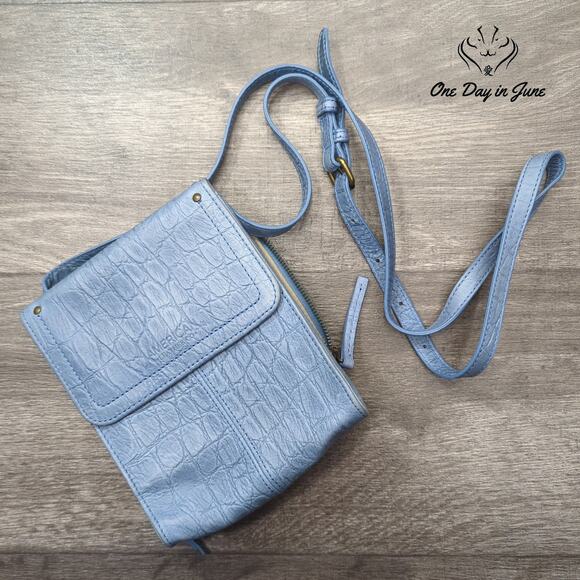 American Leather Blue Faux Allegator Shoulder Bag Size NA - Picture 1 of 4